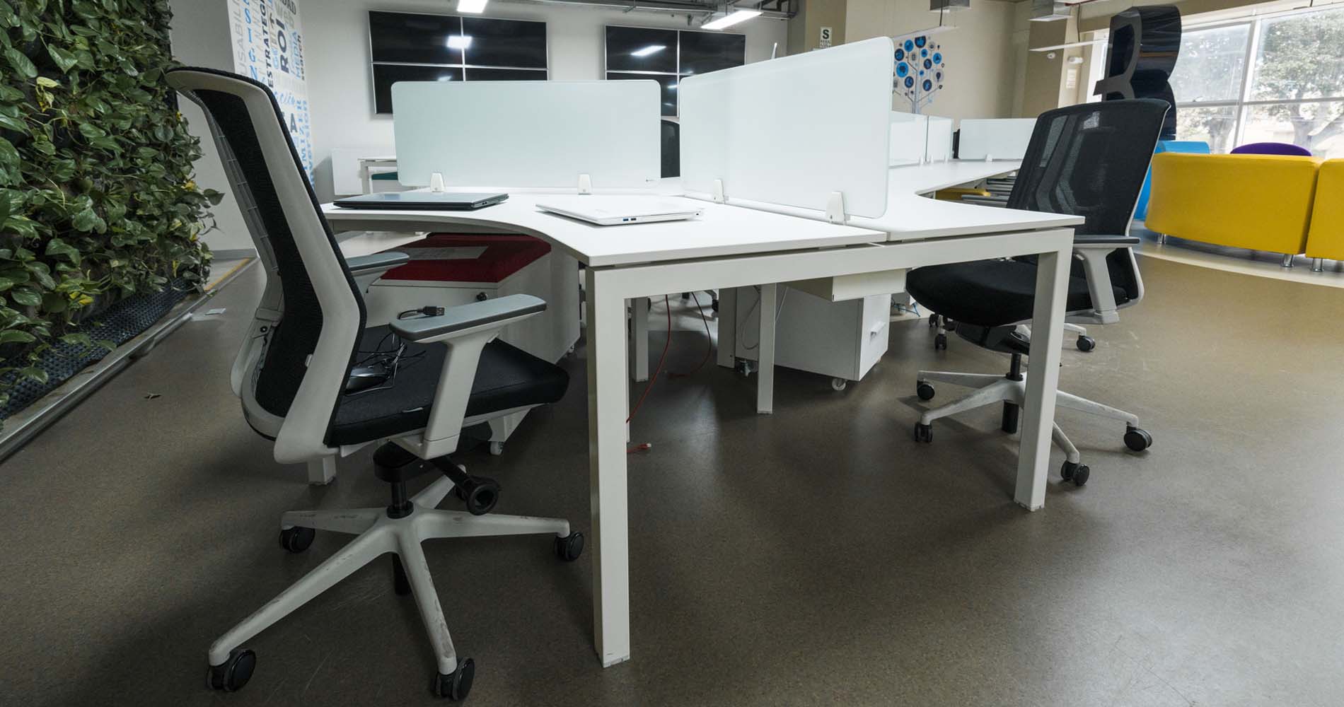 b12 - bench especiales proyectos