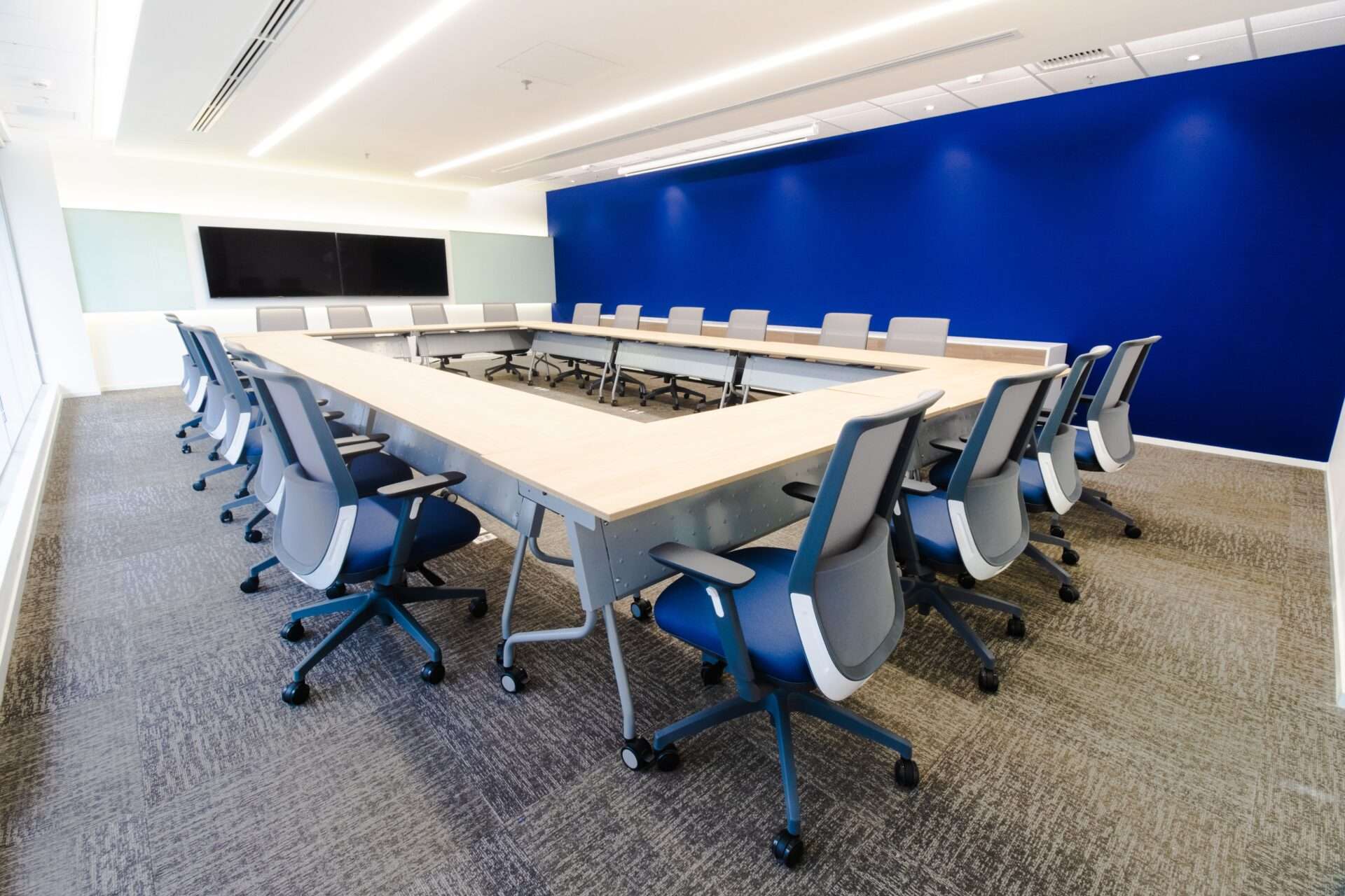 Hapag Lloyd - mobiliario especial para sala de reuniones