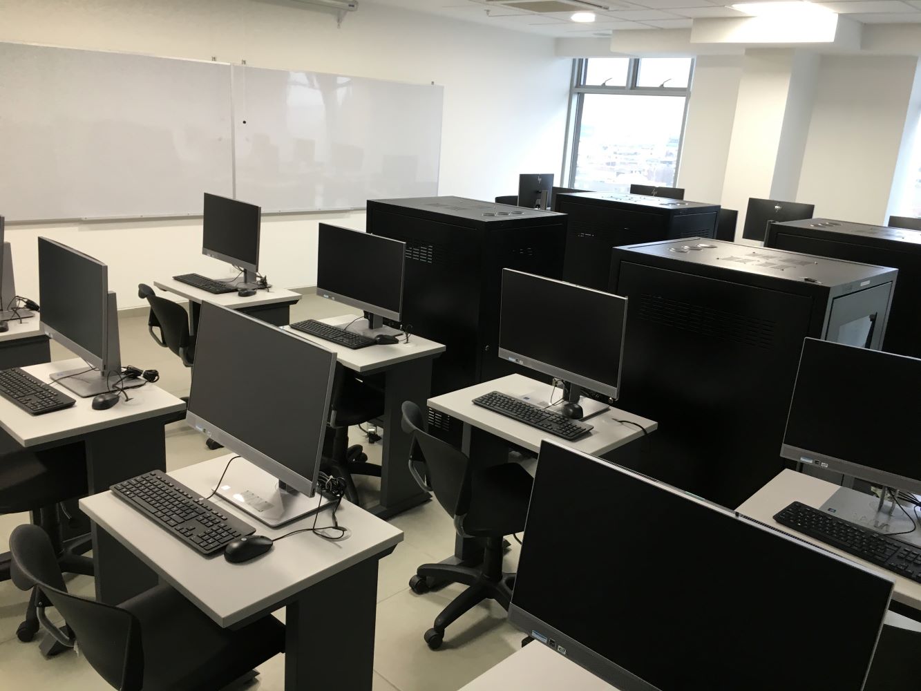 SENATI - mobiliario especial para aulas