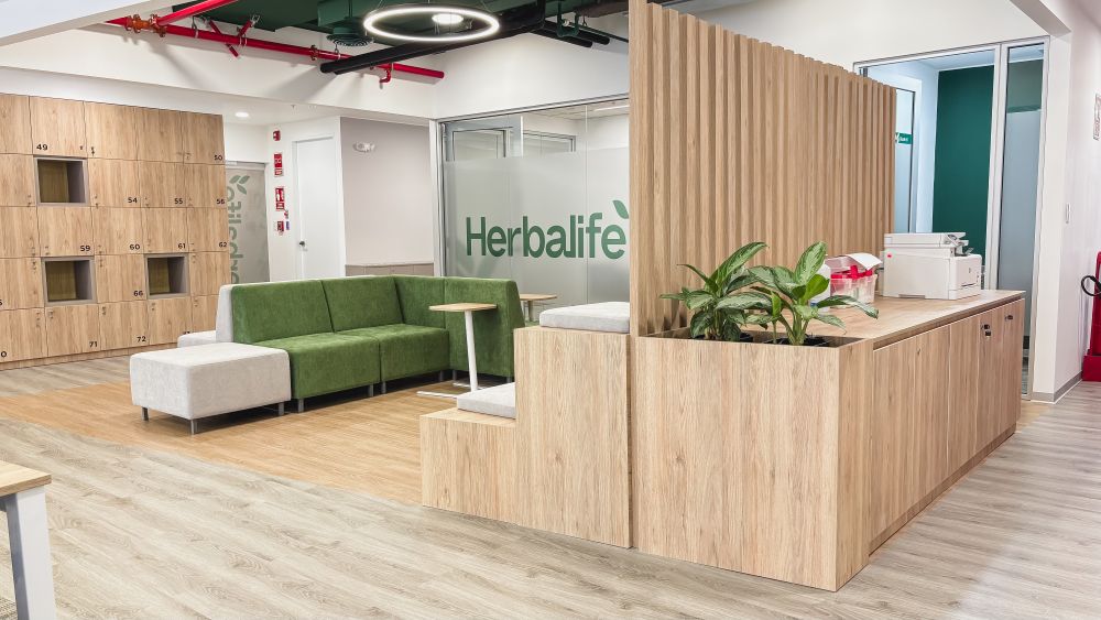 Proyecto Herbalife - espacios de descanso en oficinas modernas