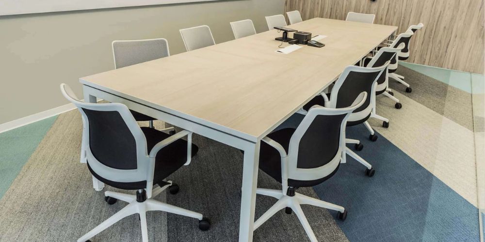 cómo escoger una mesa de reuniones