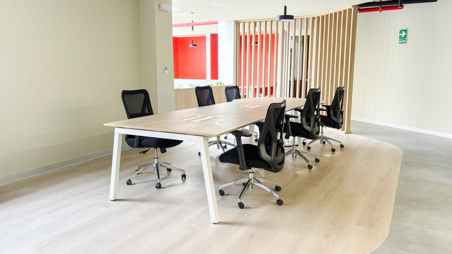 Proyecto Ajinomoto - bench en espacios amplios mesas