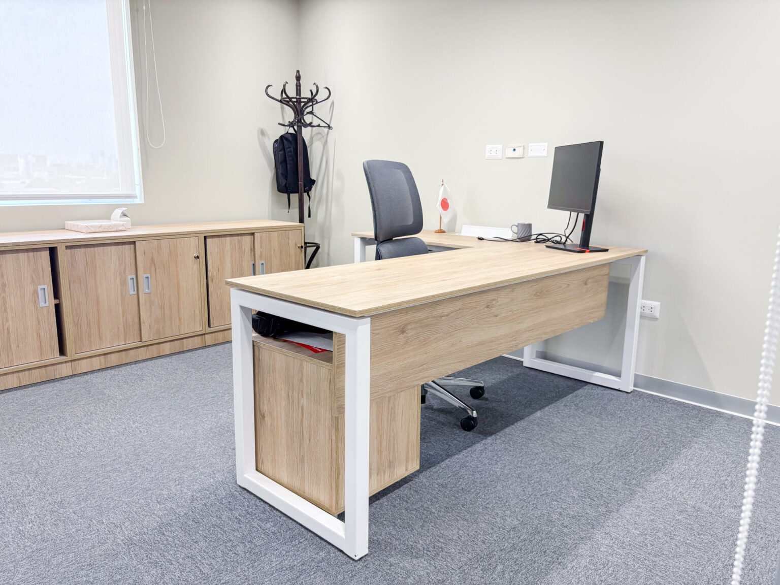Proyecto Ajinomoto - oficinas equipadas con escritorios y sillas gerenciales